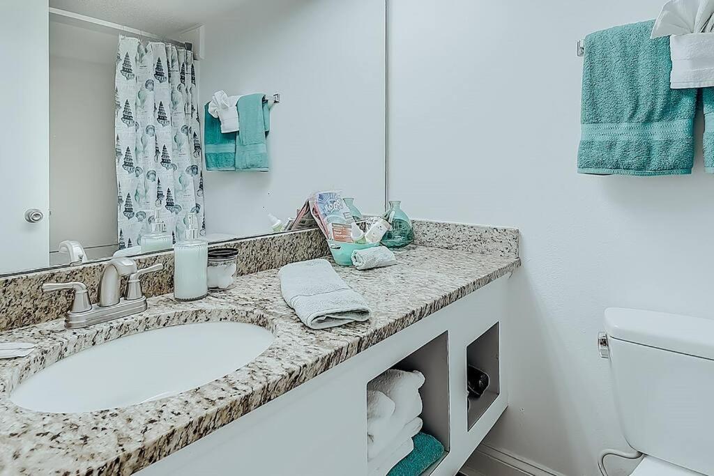 Ocean Front Comfy Condo W/Kitchen, Sleeps 4, Snowbird Paradise Myrtle Beach Eksteriør billede