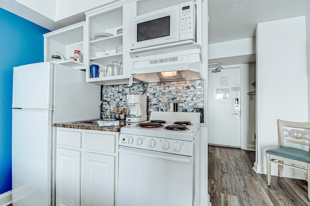 Ocean Front Comfy Condo W/Kitchen, Sleeps 4, Snowbird Paradise Myrtle Beach Eksteriør billede