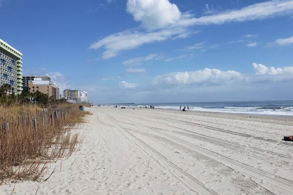 Ocean Front Comfy Condo W/Kitchen, Sleeps 4, Snowbird Paradise Myrtle Beach Eksteriør billede